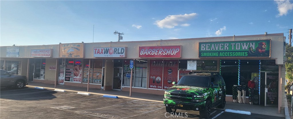 CAP..6.3%.....FULLY RENTED 6 UNIT WELL MAINTAINED POTENTIAL COMMERCIAL BUILDING IN THE HIGH TRAFFIC AREA MAIN ST FRONTAGE