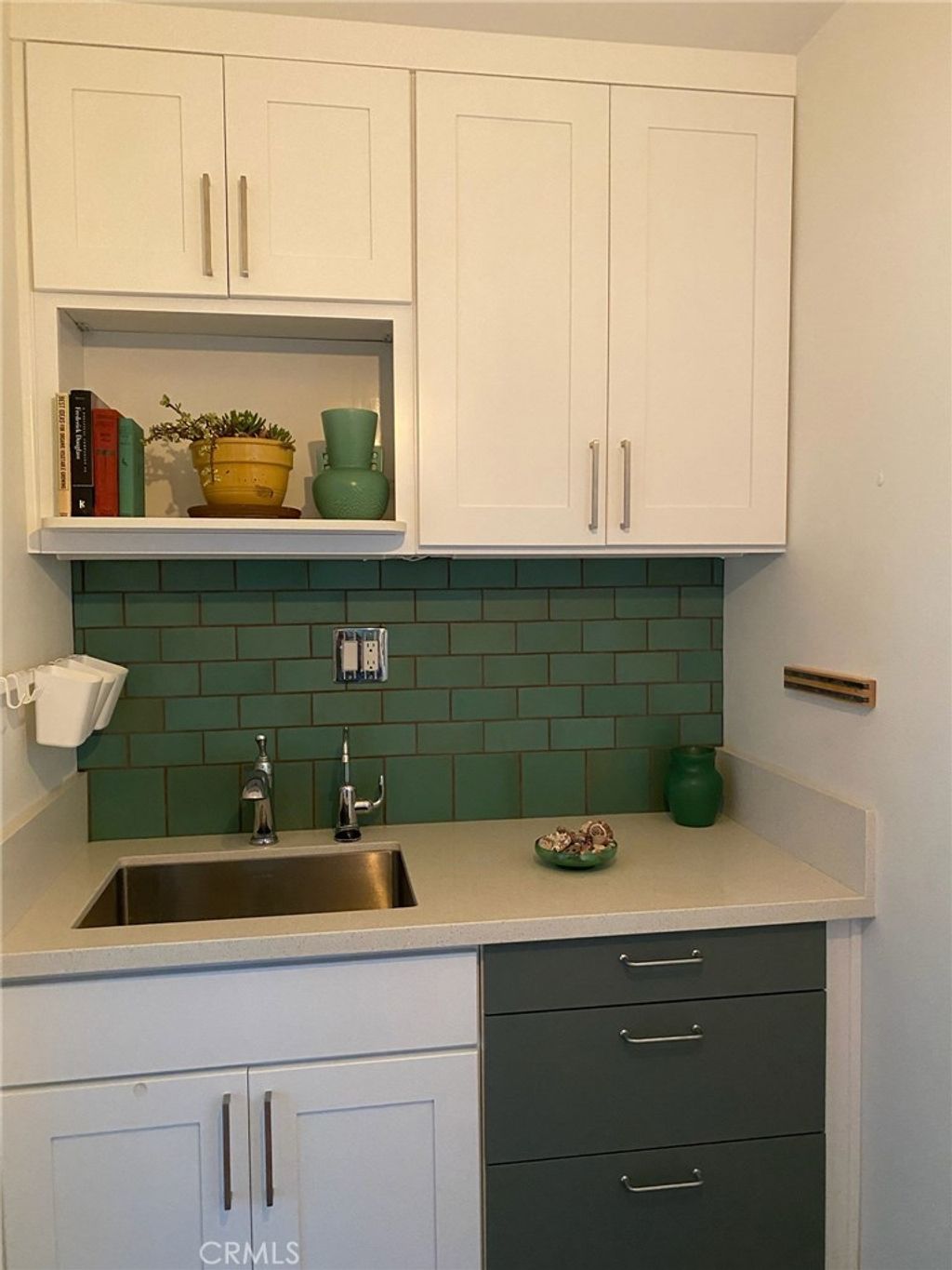 listing image 130727945651654882905