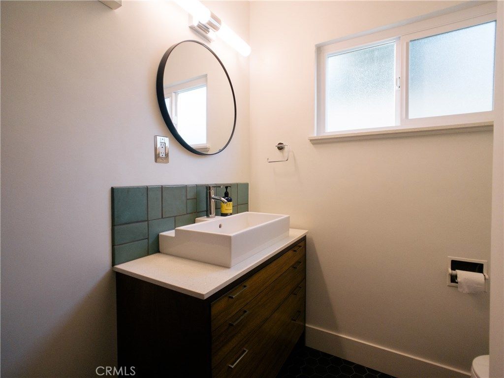 listing image 130725082683576830147