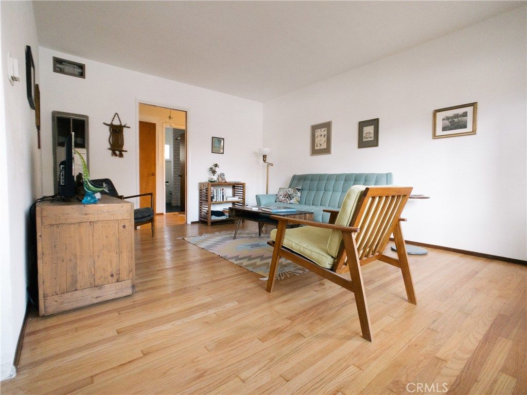 listing image 130721981863415409781