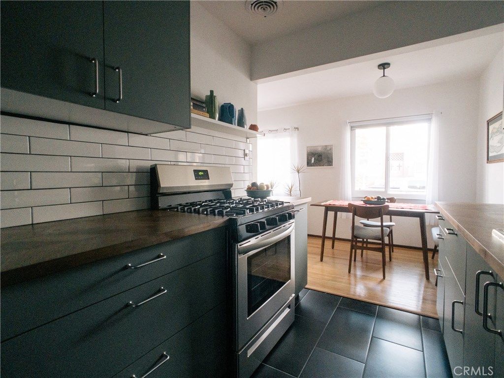 listing image 130727831989744450235