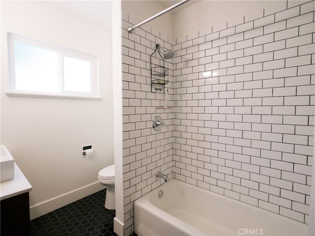 listing image 130724179766671190625