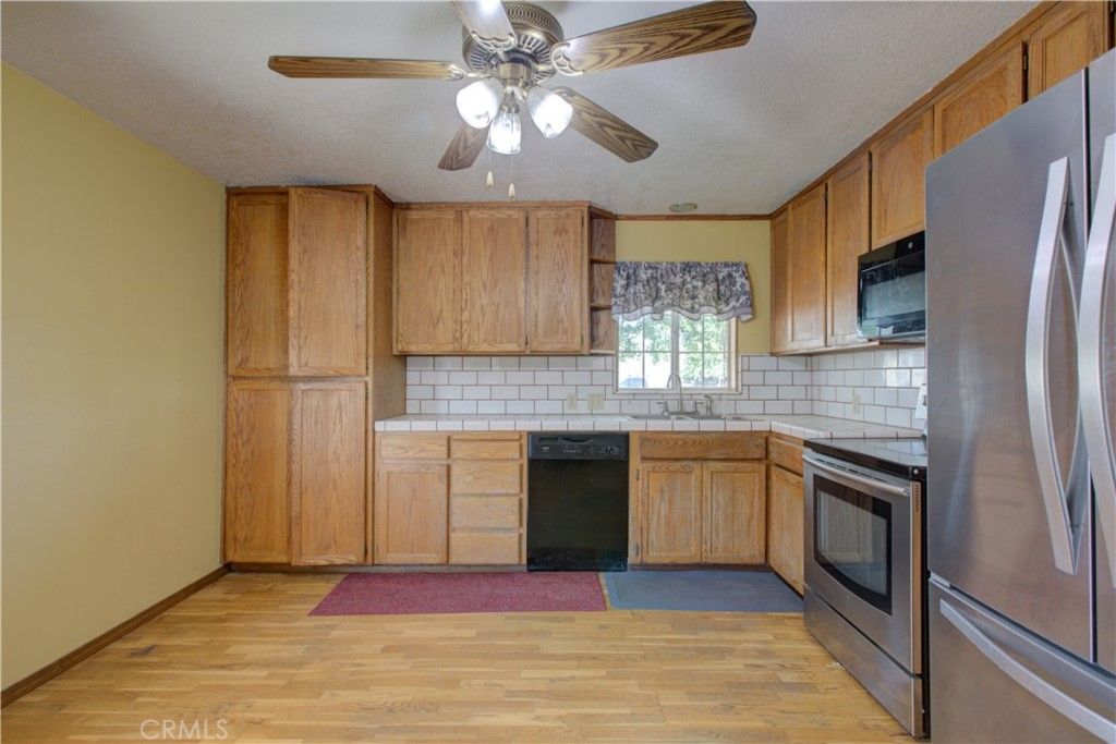 listing image 130724830977353770118