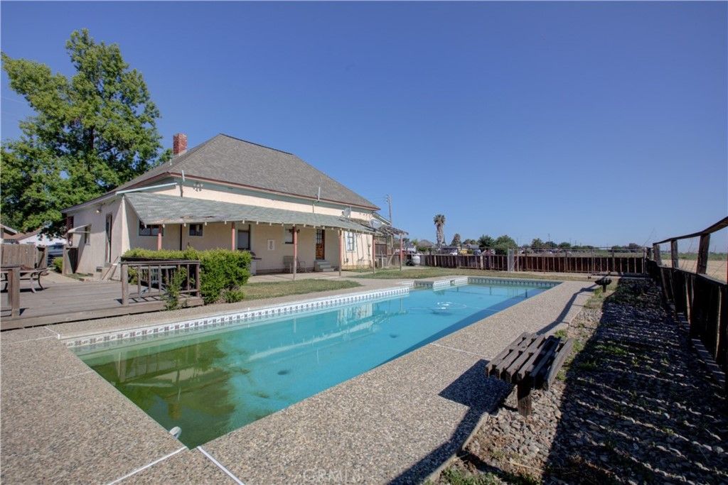listing image 130724445496408823881