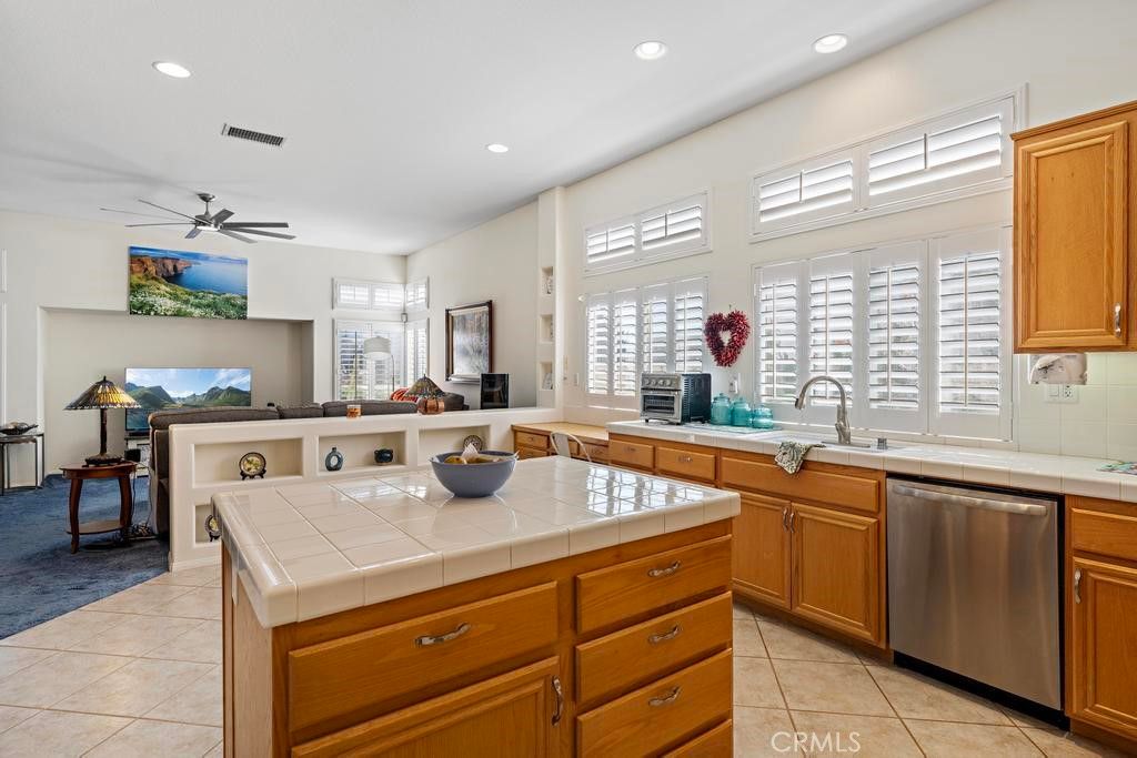 listing image 130729125578818706757