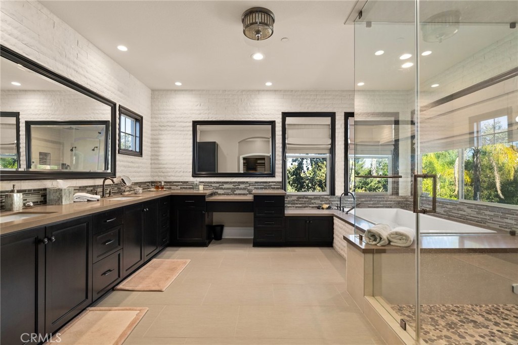 Twin Oaks - Residential