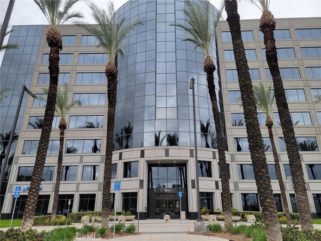 Building Features:
• +/- 176,813 SF, 8-Story & 2-Story, Class A Office Buildings
• Premiere Ontario Airport Submarket Location
• Prominent I-10 Freeway Visibility
• Immediate Access to I-10, at Haven Avenue
• Close Proximity to I-15 and 60Freeways
• 4/1,000 Parking; Covered, Reserved Parking Available
• Card Key Security System; Full-Service Gross Leases
• Professionally Managed and Maintained
Suite 275 Office Features: 2 Offices, Large conference room, breakroom storage and open area with cubicle workstations.