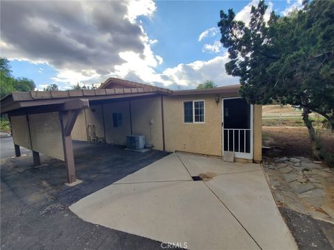 A home in Agua Dulce