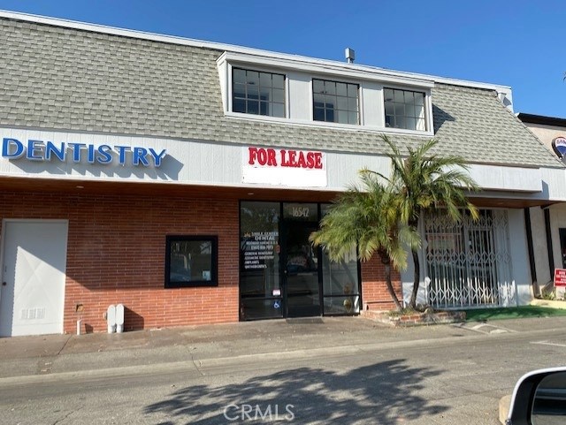 Beautiful offices located on the second floor and with its own entrance. The office can be used for Accounting Office, Real Estate, and other uses. This office has plenty of public parking spaces and is located in the heart of Bellflower. The place is divided in the following way: One section has a Big open space, plus two private offices. In the middle, there's a bathroom and next to the bathroom there's a kitchen. In front of the kitchen and the bathroom, there's an executive office, which is around 20 x 20 Sq. Ft.