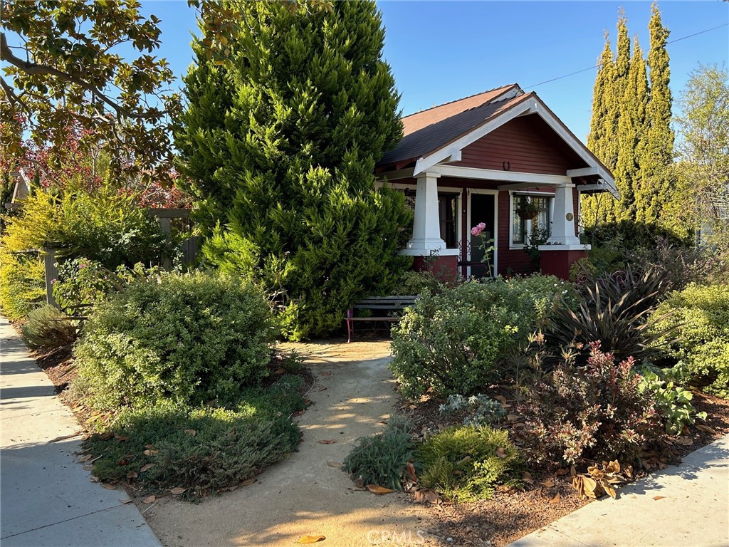 805 Freeman Avenue