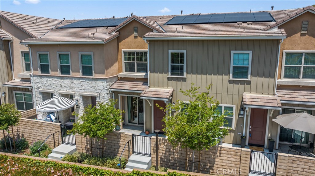 View Saugus, CA 91350 townhome