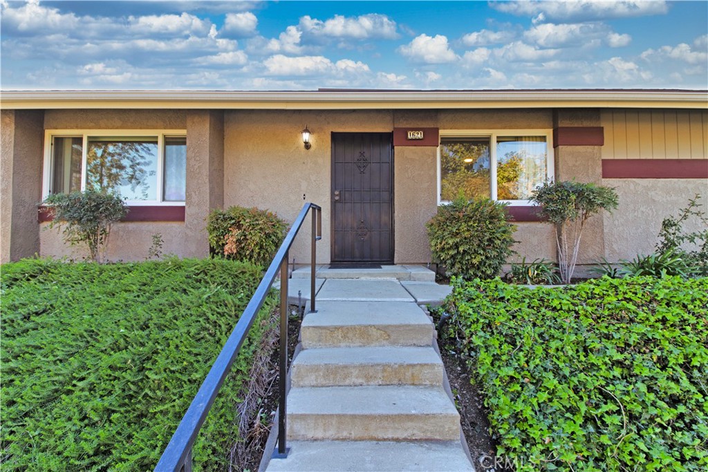 1621 Carmel Circle E
