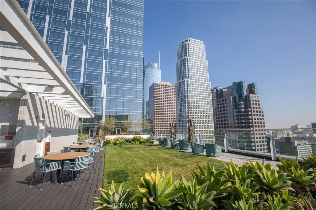 Los Angeles, California 90017, United States, ,1 BathroomBathrooms,Residential,Active,7662