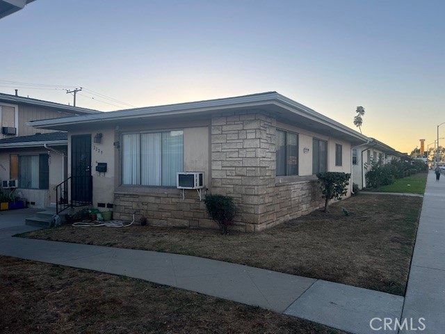 2229 W Beverly Boulevard
