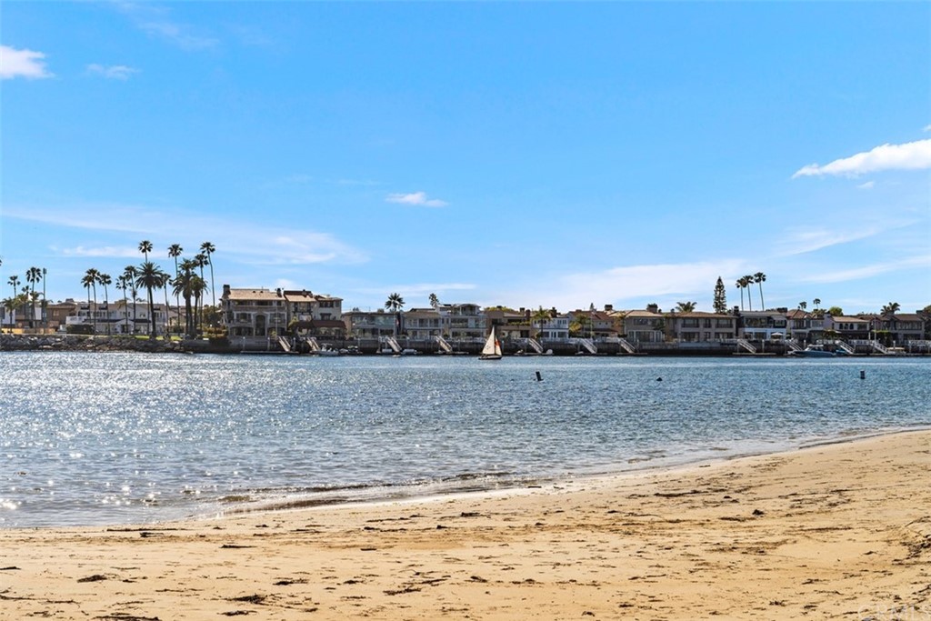 Corona del Mar South of PCH (CDMS) - Residential