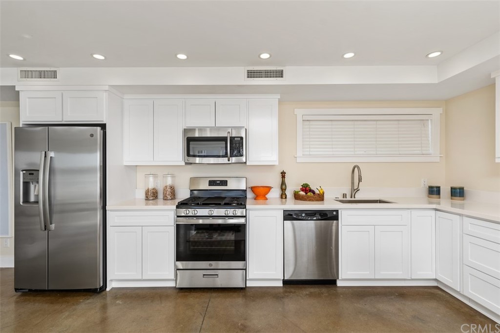 Corona del Mar South of PCH (CDMS) - Residential