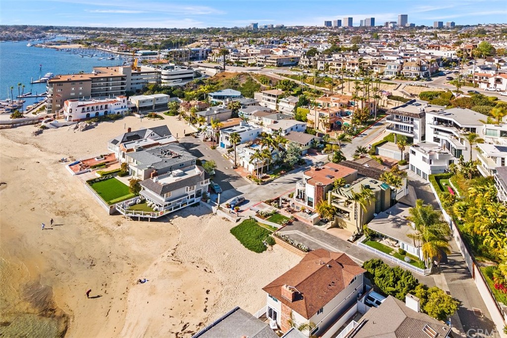 Corona del Mar South of PCH (CDMS) - Residential