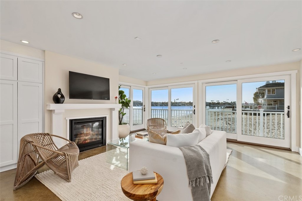 Corona del Mar South of PCH (CDMS) - Residential
