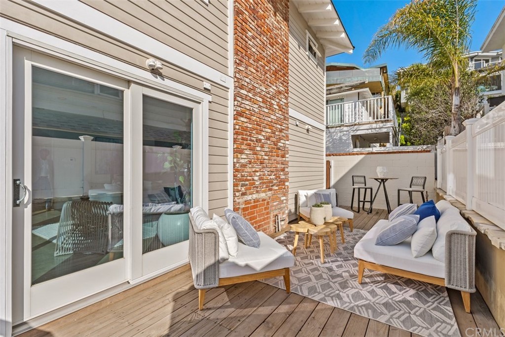 Corona del Mar South of PCH (CDMS) - Residential