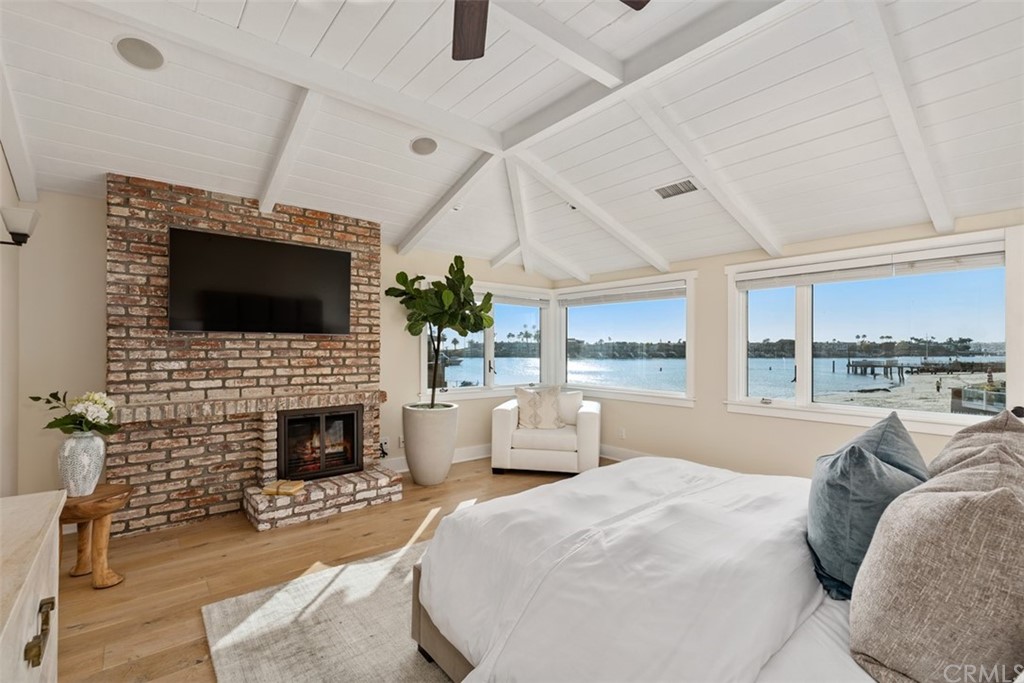 Corona del Mar South of PCH (CDMS) - Residential