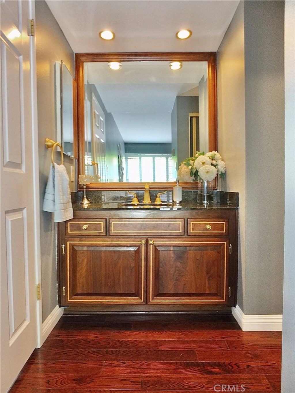 listing image 130729389239407731706