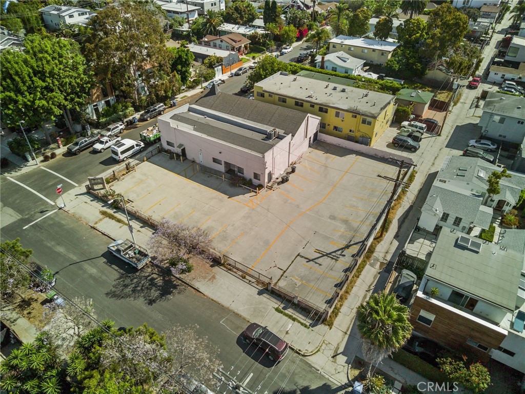 606 Broadway Street