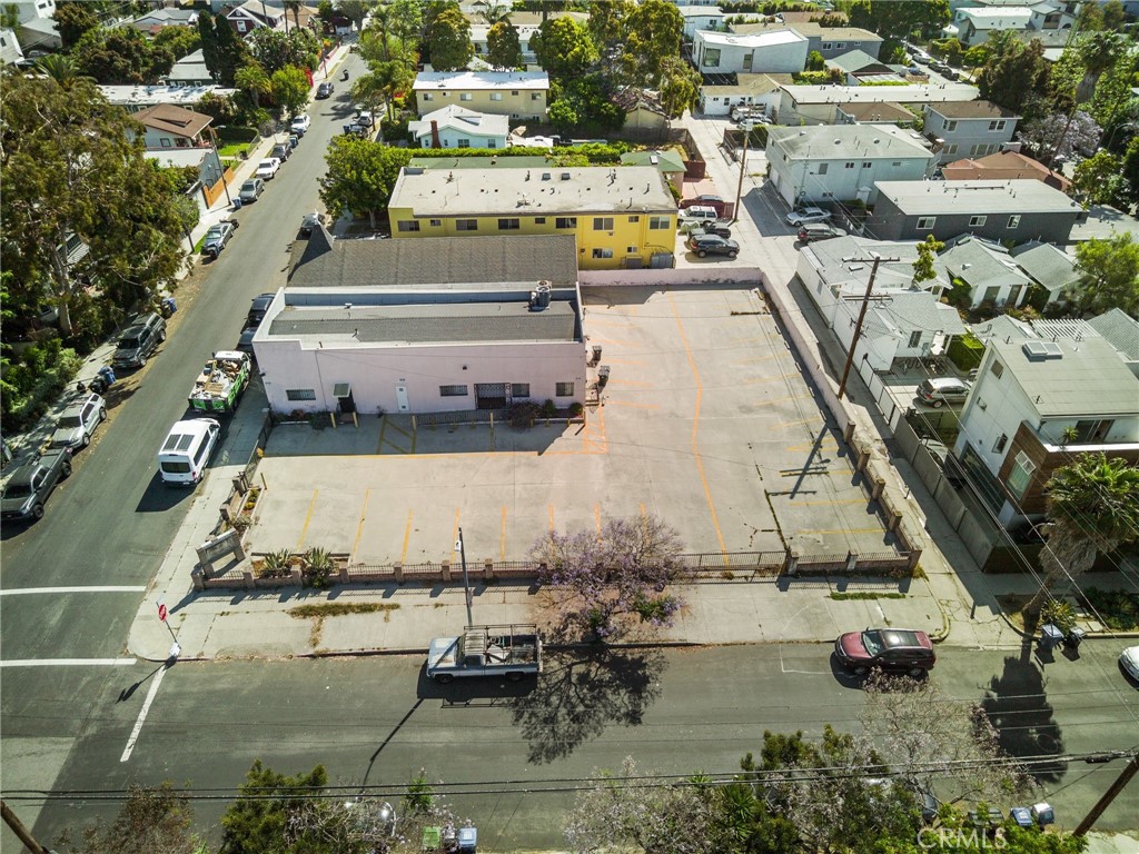 606 Broadway Street