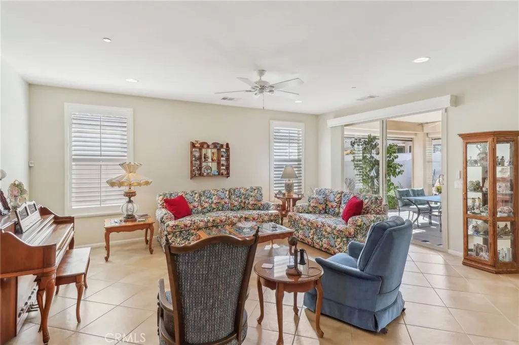 Hemet, California 92545, United States, 2 Bedrooms Bedrooms, ,2 BathroomsBathrooms,Residential,Active,86642