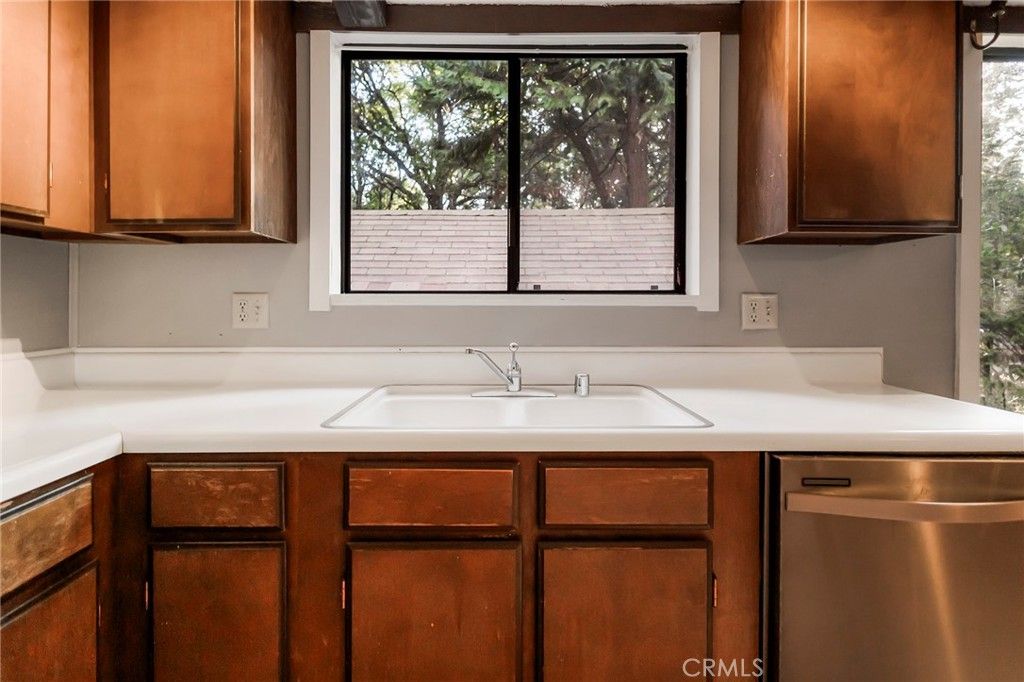 listing image 130721458551947791648