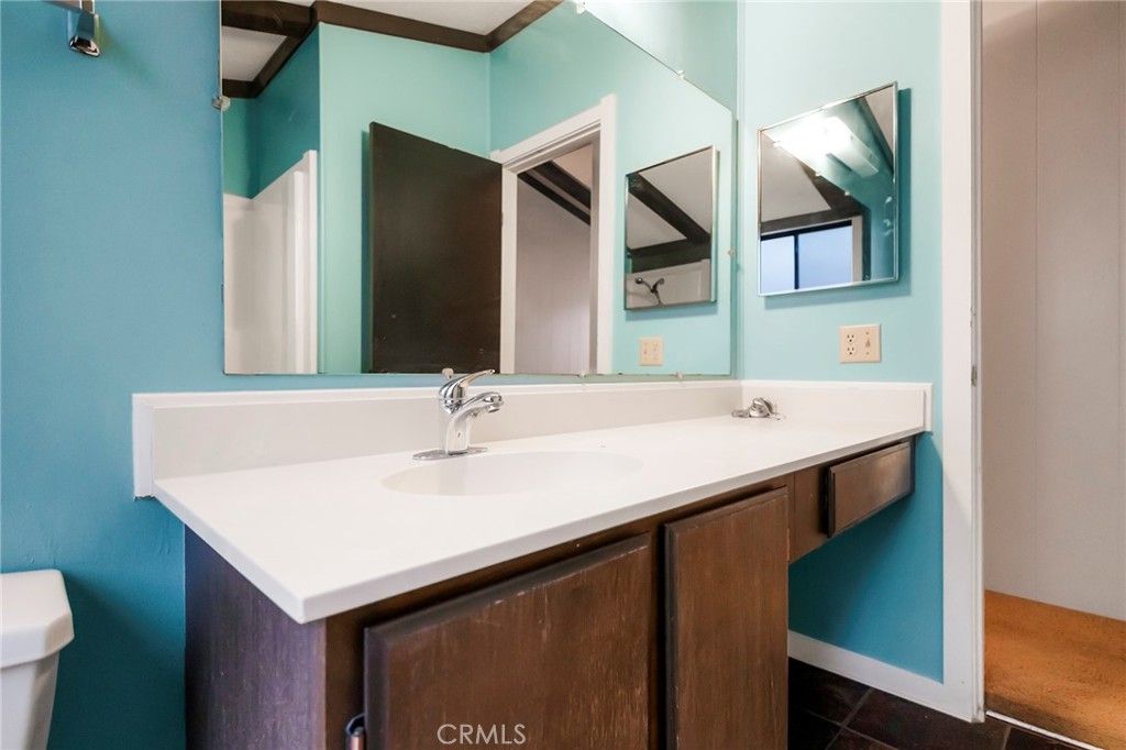 listing image 130722374589886214371