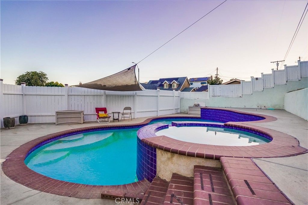 listing image 130723665938816587577
