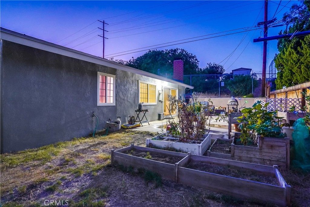 listing image 130728523358295096581