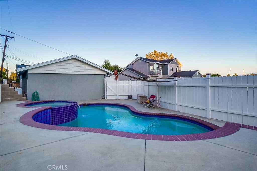 listing image 130723203809449148217