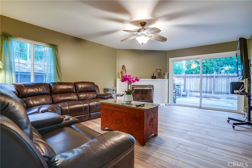 listing image 130727384441350736707