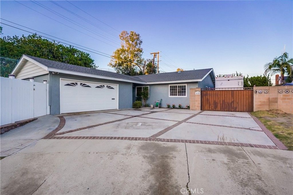 listing image 130721596268737098909