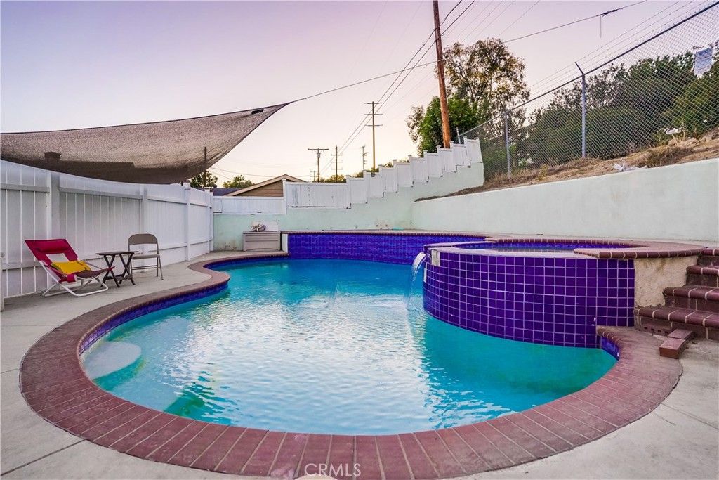 listing image 130727981965091927579