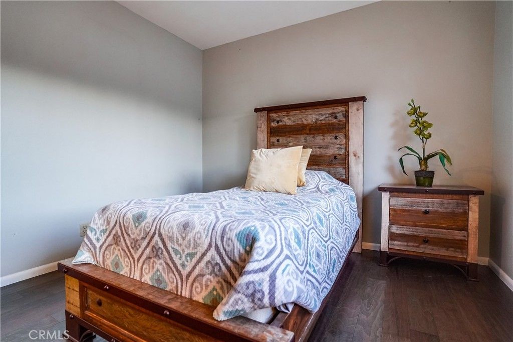 listing image 130722487499801933610