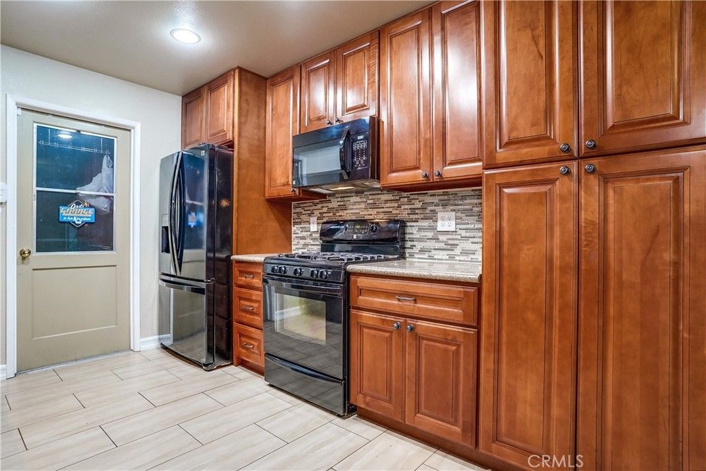 listing image 130720648275716786402