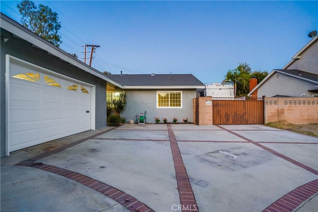 listing image 130728884347100874281