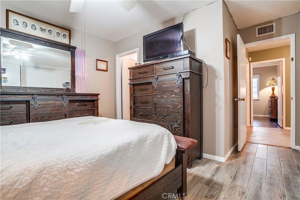 listing image 130720577671817575761