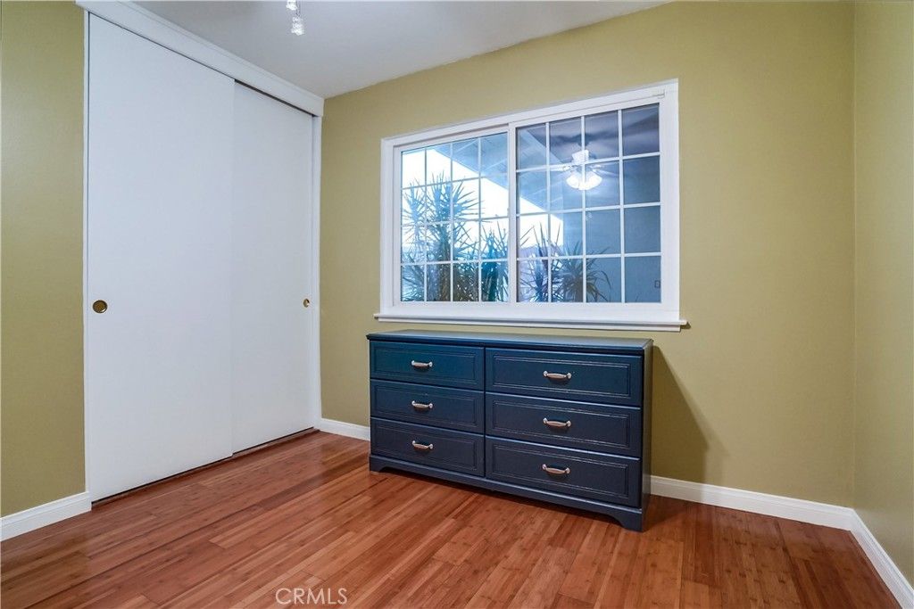 listing image 130721394032063880960