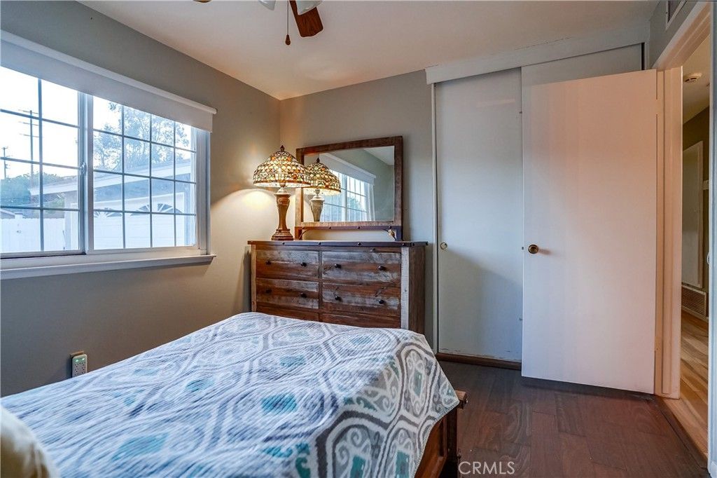 listing image 130722272721900184957
