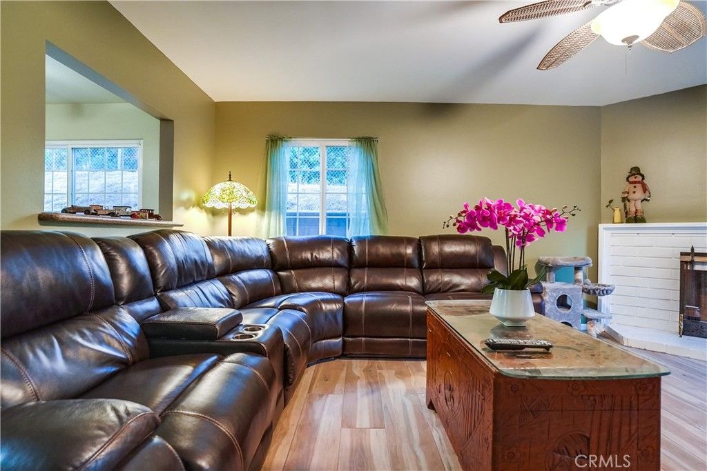 listing image 130728465687995077362