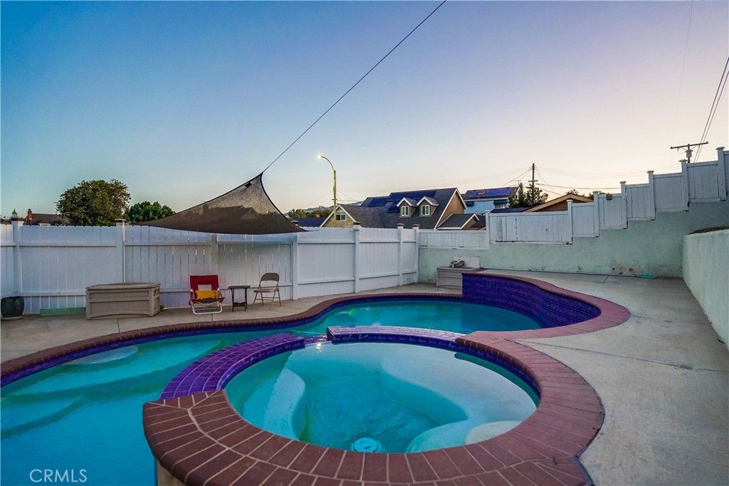 listing image 130724405274267173296