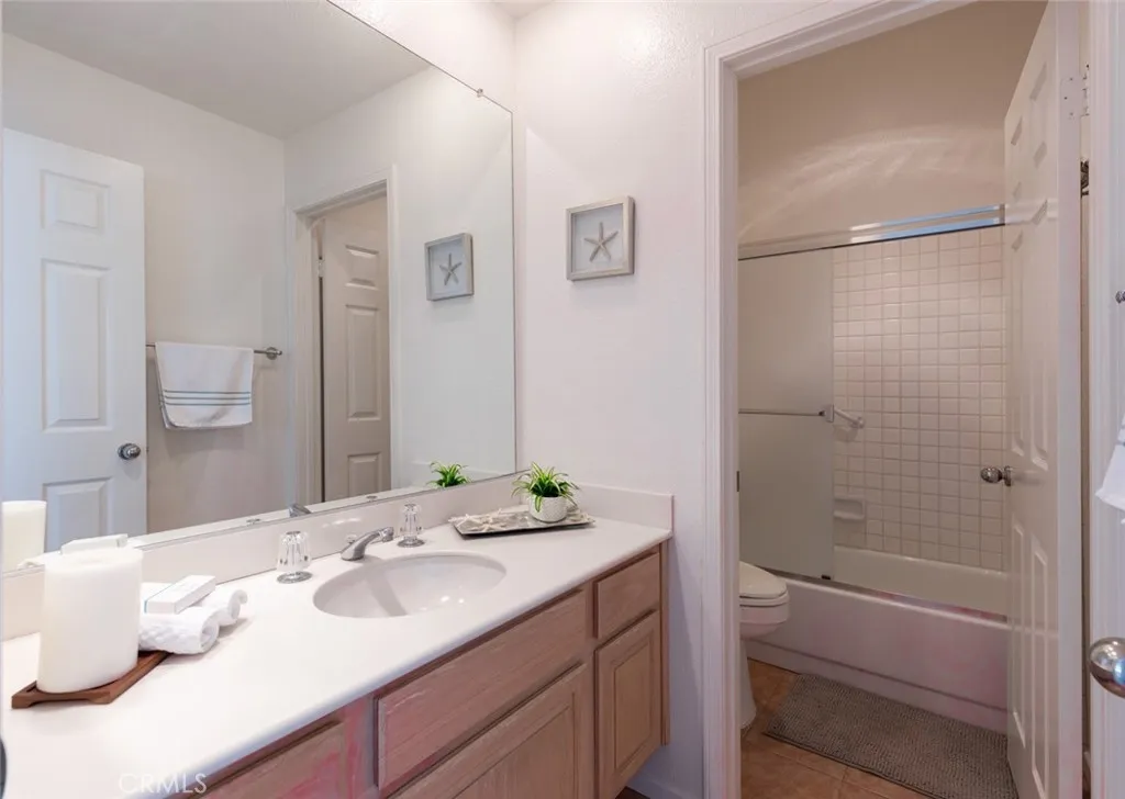 Dana Point, California 92629, United States, 2 Bedrooms Bedrooms, ,2 BathroomsBathrooms,Residential,Active,73006