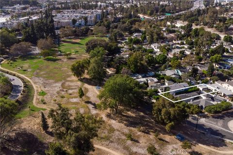 A home in Studio City