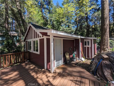 A home in Cedarpines Park