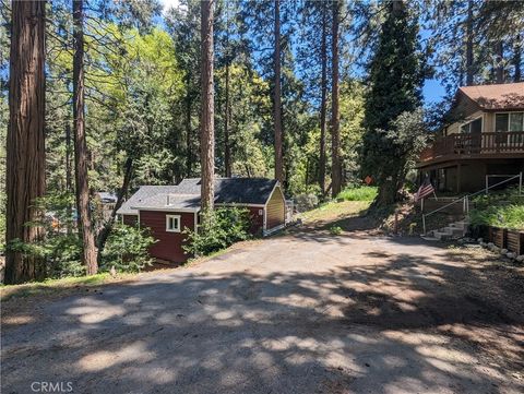 A home in Cedarpines Park