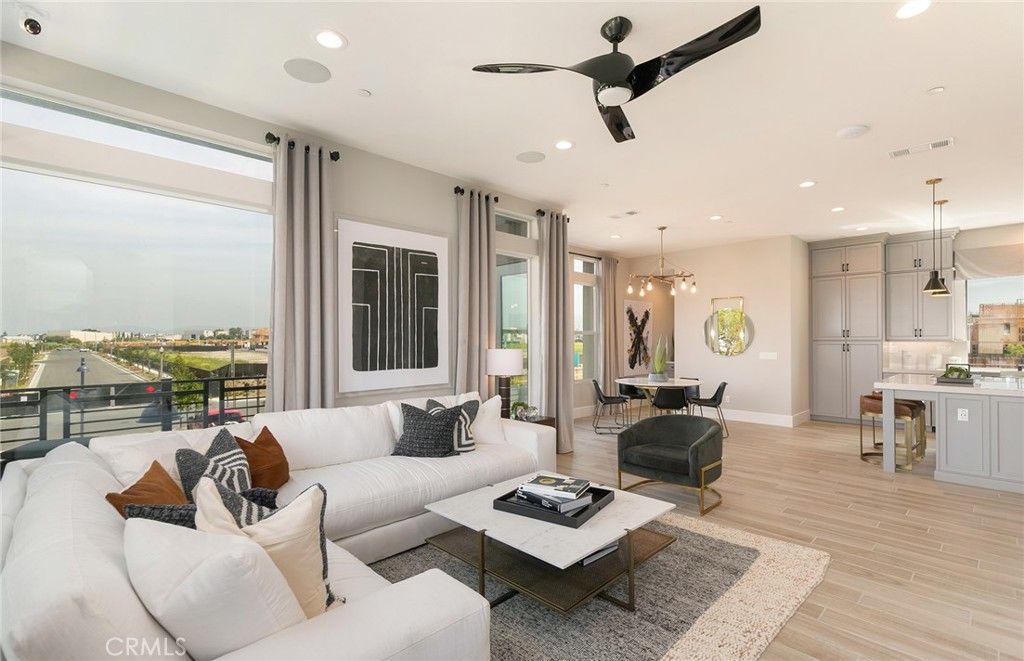 listing image 130727620244889013896