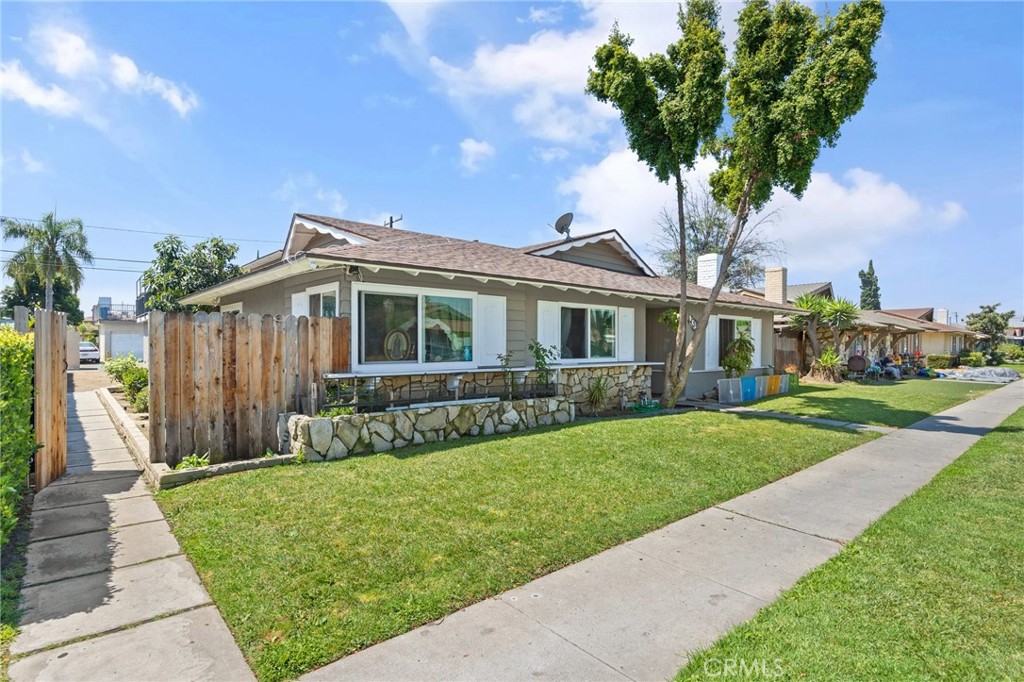 1556 E Benmore Lane